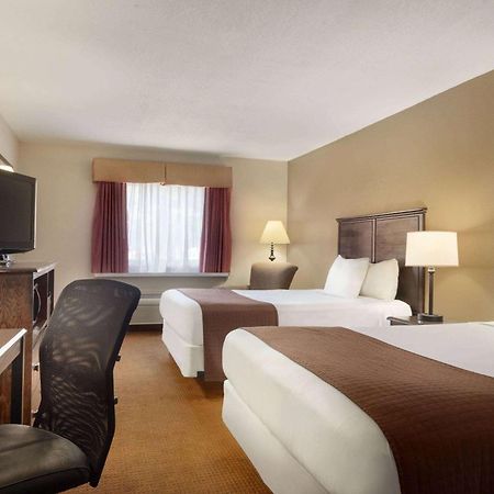 Baymont By Wyndham Kansas City Ku Medical Center Buitenkant foto