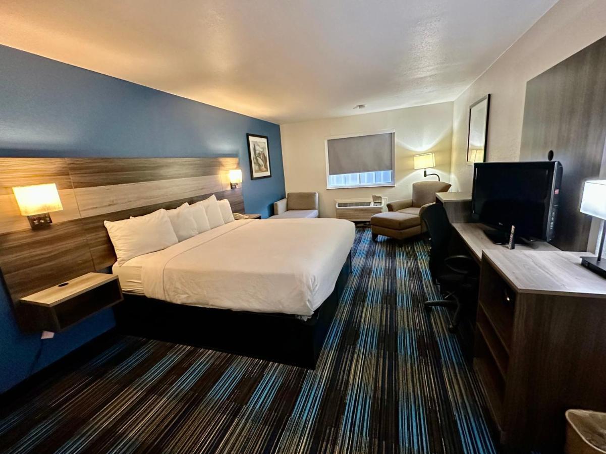 Baymont By Wyndham Kansas City Ku Medical Center Buitenkant foto