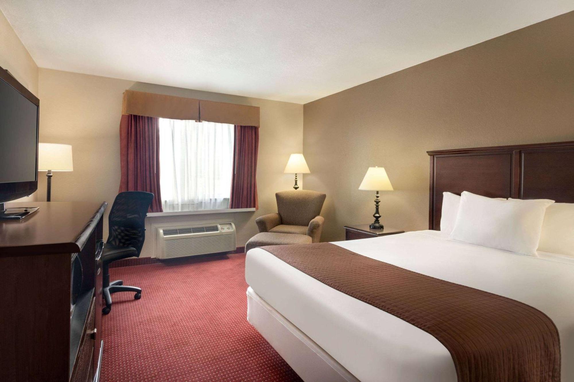 Baymont By Wyndham Kansas City Ku Medical Center Buitenkant foto