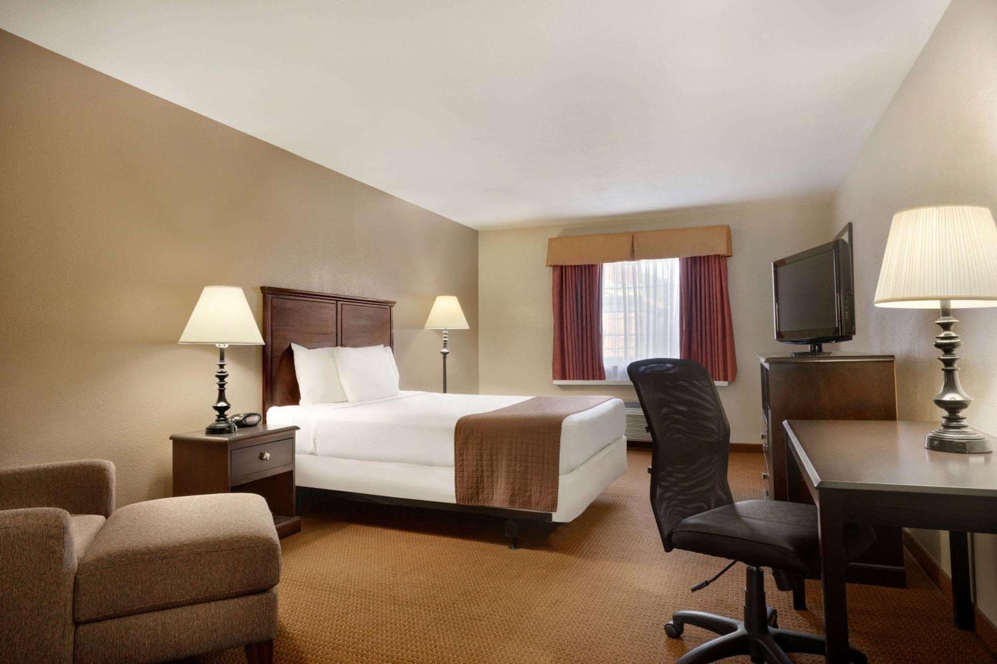 Baymont By Wyndham Kansas City Ku Medical Center Buitenkant foto