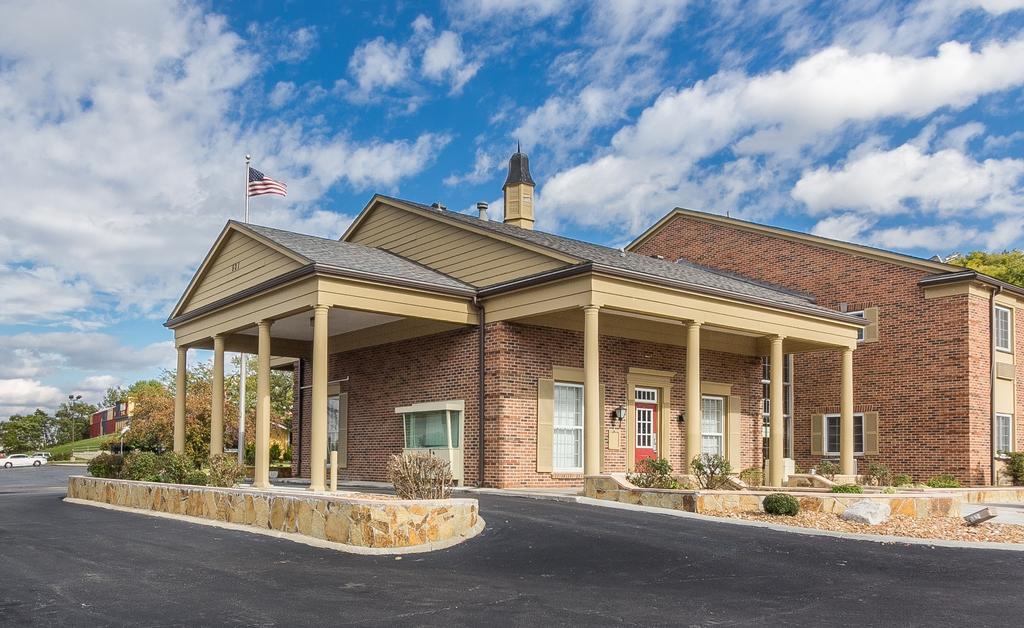 Baymont By Wyndham Kansas City Ku Medical Center Buitenkant foto